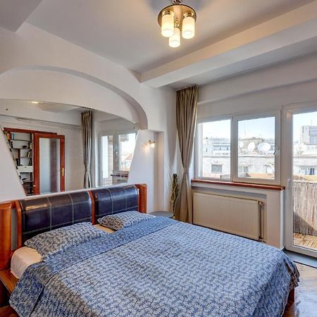 Old Town Home Library Бухарест Екстер'єр фото